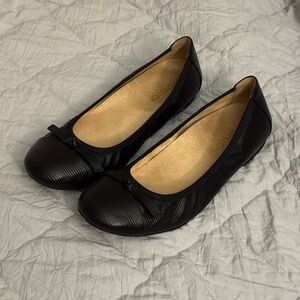 Vionic Amorie Black Women's Flats
